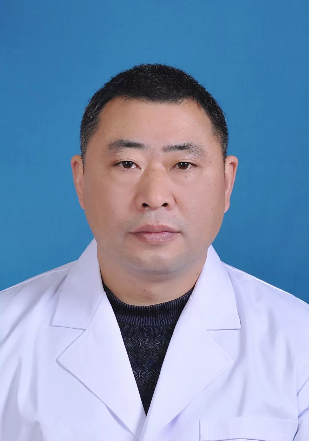 汪荣宝,骨科主任,副主任医师,毕业于宁波大学,曾在浙医二院脑外科进修