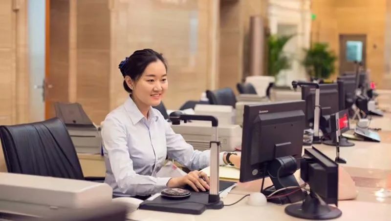 燃美女柜员800天的银行生活