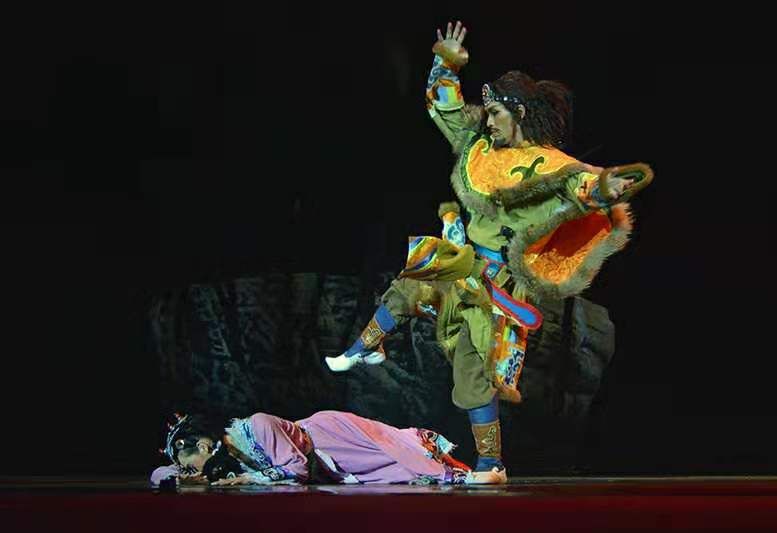 民族舞剧红罂粟尘埃落定在昨晚在锦城艺术宫首演大获成功