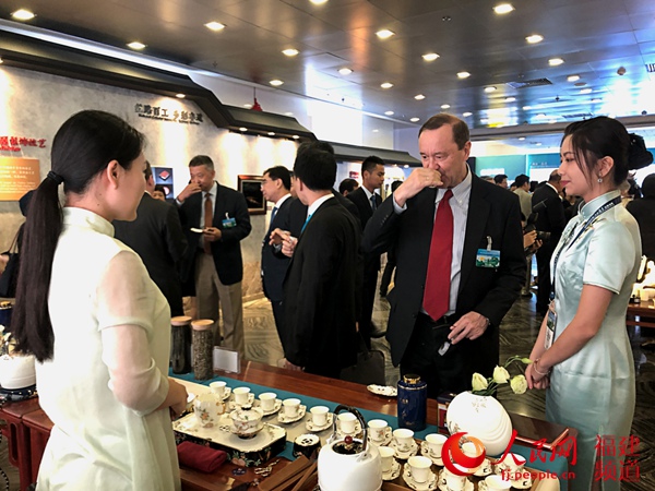 外交部福建全球推介会:华祥苑代言 闽茶再获世界满堂彩