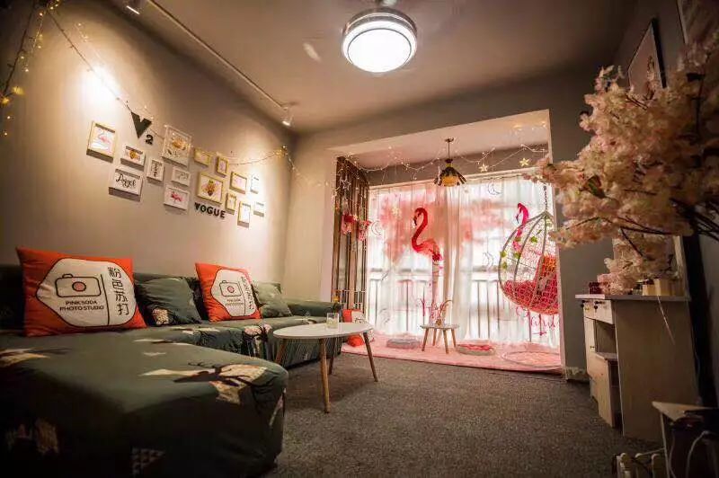 9元抢原价108元的【粉色苏打创意自拍馆套餐】无需摄影师也可以出时尚