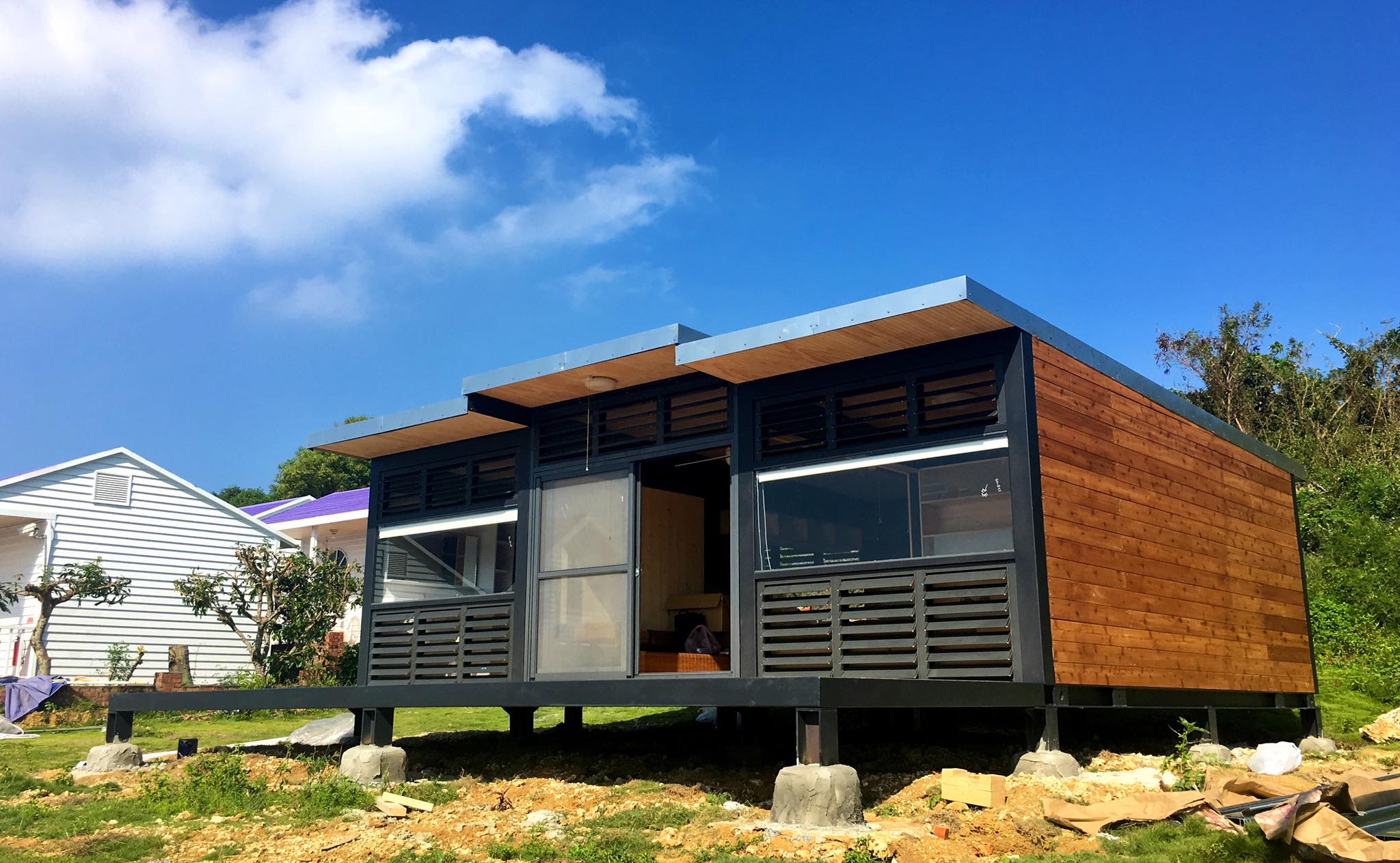 台湾网红民宿可移动的莱茵阳光"自然红屋"