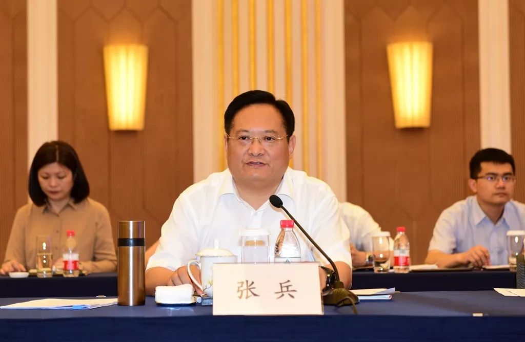 市委书记张兵主持会议,市委常
