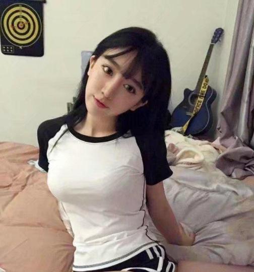 小团团打败呆妹成一姐,回应不露脸,"不靠颜值吃饭不恶心大家"