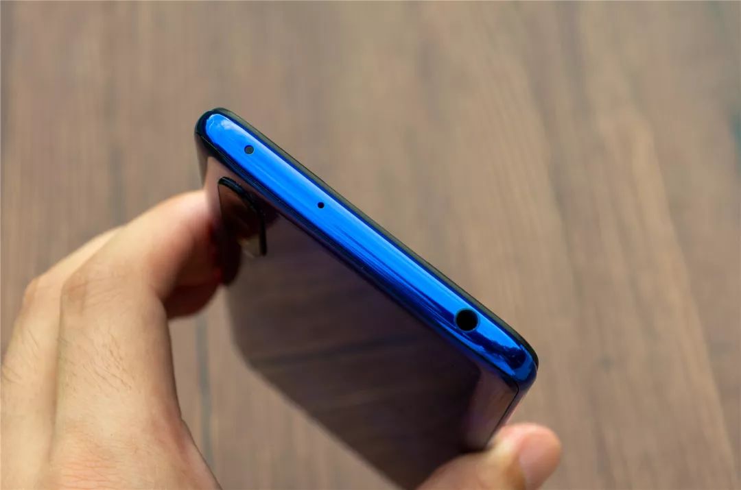 小米cc9开箱图赏:可能是最漂亮的小米手机