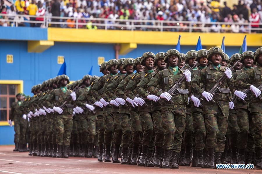 而在本次阅兵上,卢旺达军队身穿的迷彩服就是采用了中国前第二炮兵