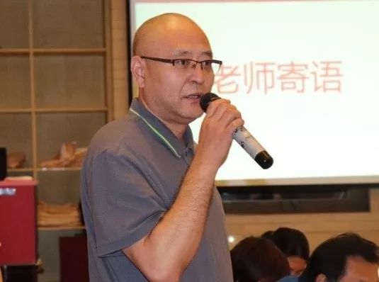 张戈教授说道,非常理解家长和同学们激动的心情,嘱咐同学们有时间要多