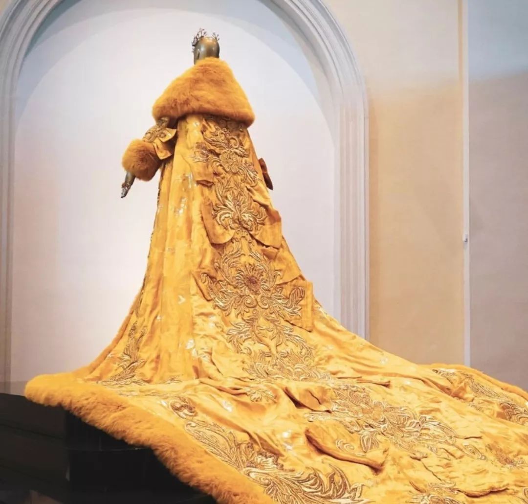 中国高定名片在巴黎唐嫣刘诗诗angelababy御用嫁衣