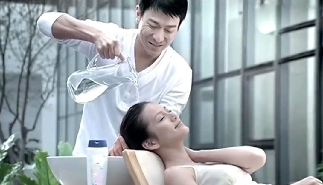 刘德华奥妮洗发水广告图片