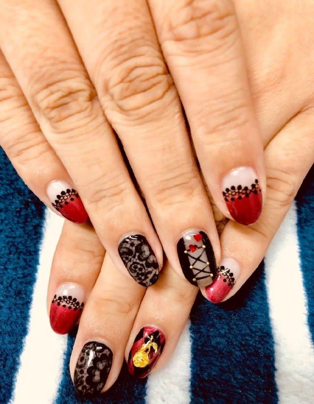 第五人格网友自制机械师特蕾西小红帽美甲哥特风格羡煞旁人