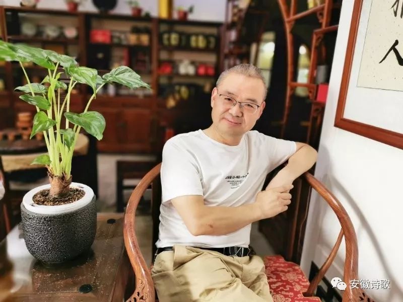 【安徽诗歌●诗选粹】张守刚 ▎在一豆灯火里诉说乡音(组诗)