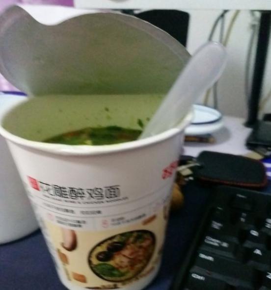 你吃过懒得动方便面吗?据说已经懒得生产了