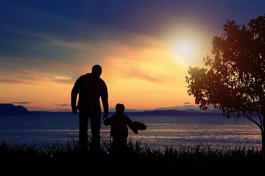 爸爸和儿子的幽默对话!佩服!值得存20年!