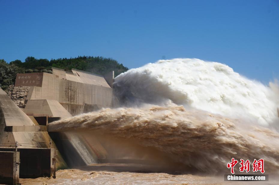 黄河2号洪水形成 小浪底持续泄洪调水