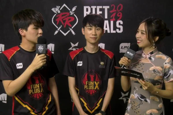 毒硬币又搞事情赛后仅用两字圈粉无数网友这兄弟自己人