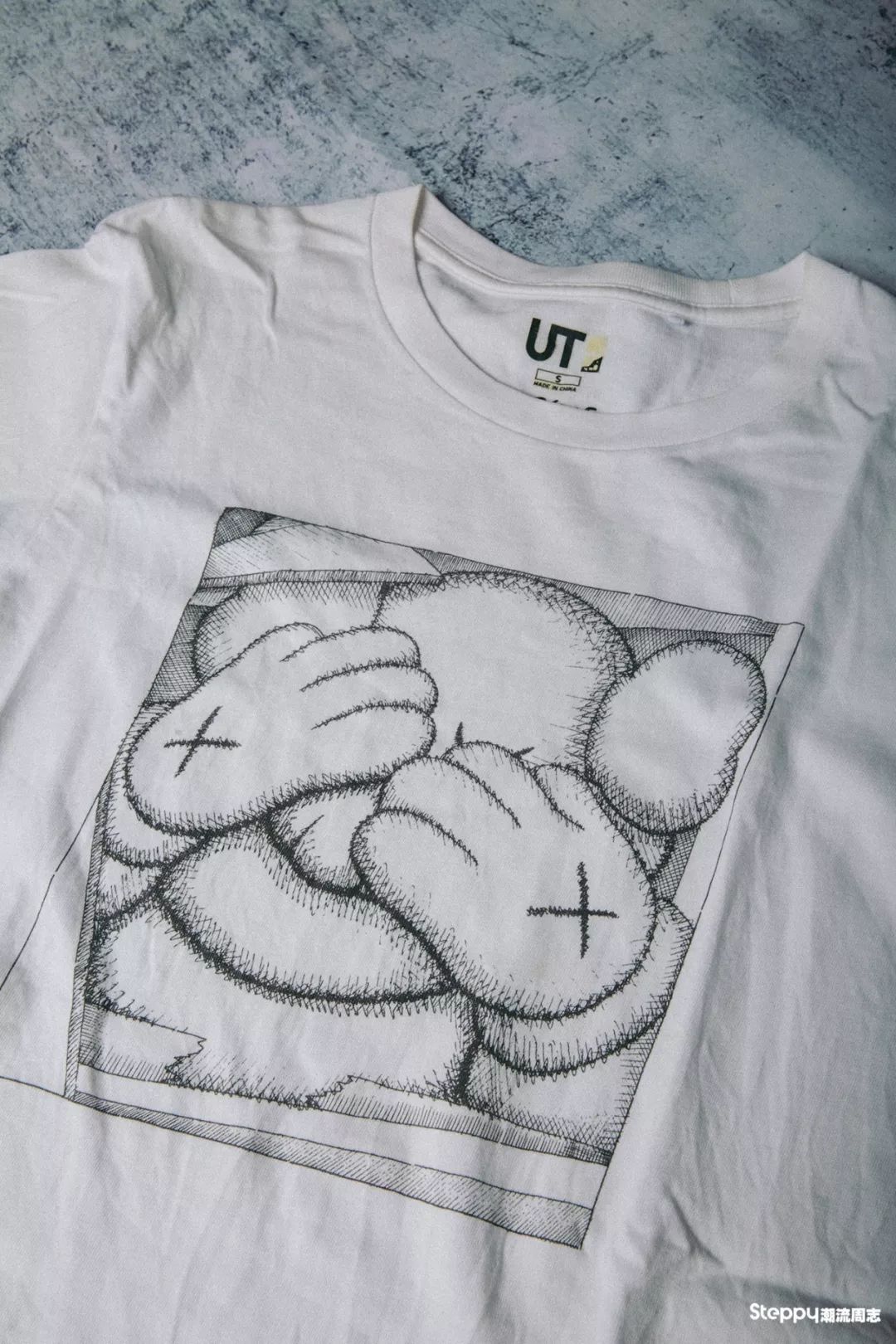 时主编 boss 送给我的一份礼物(记得当时是因为要写 uniqlo 和 kaws