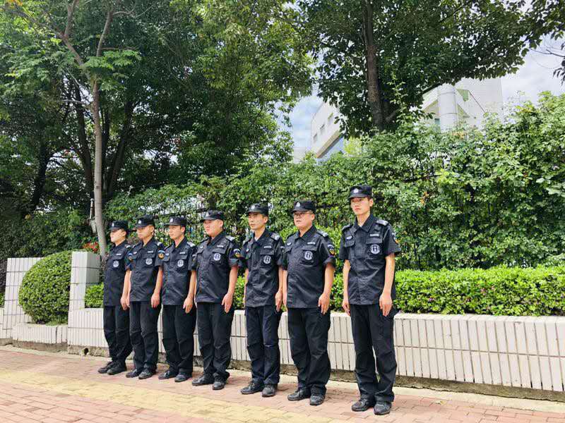 留置看护辅警服装图片