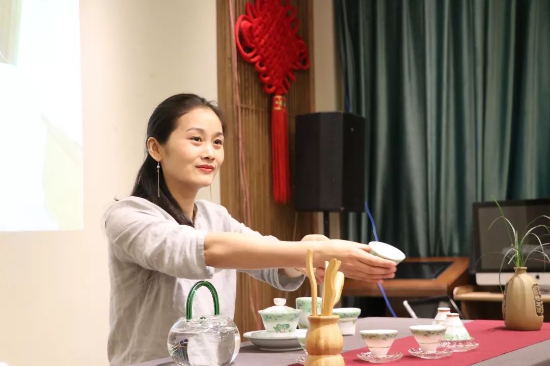 走进浙中医大夏日大学习中医文化品龙坞茶香