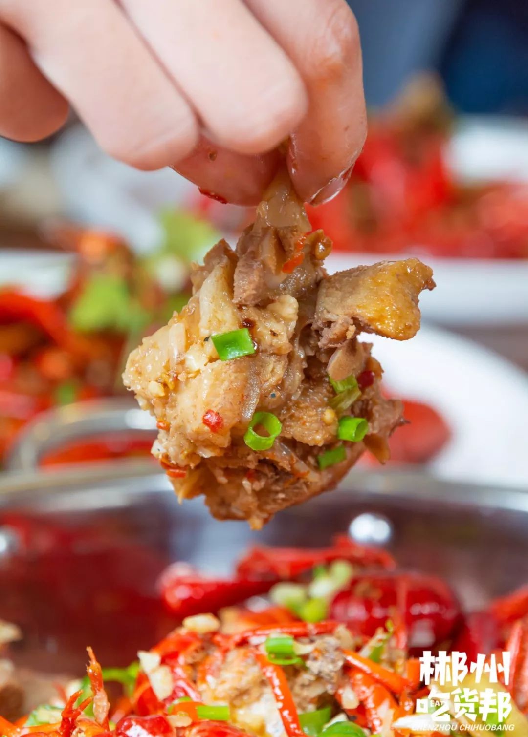 99吃7天这家店火了道外地鱼一年有300天见不到