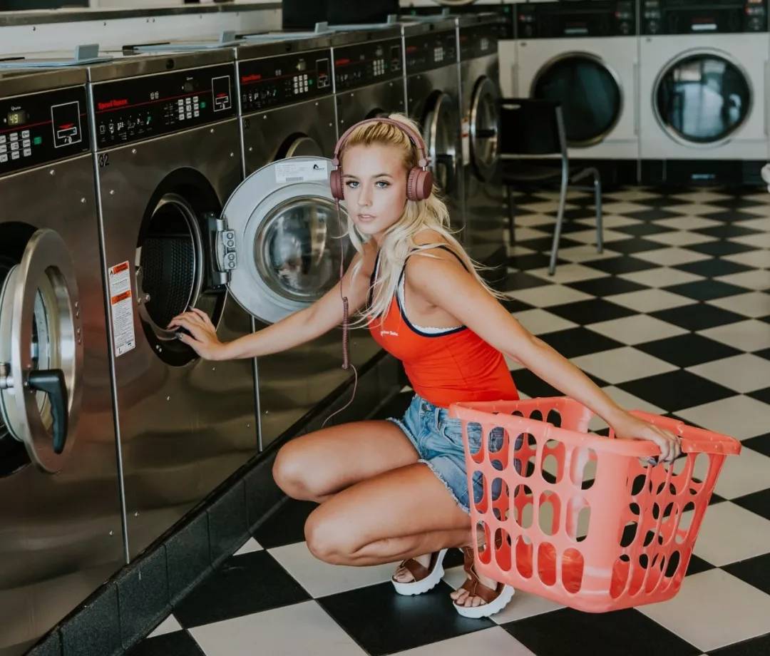 中国大妈酒店公然晾晒内衣又一次震碎老外三观