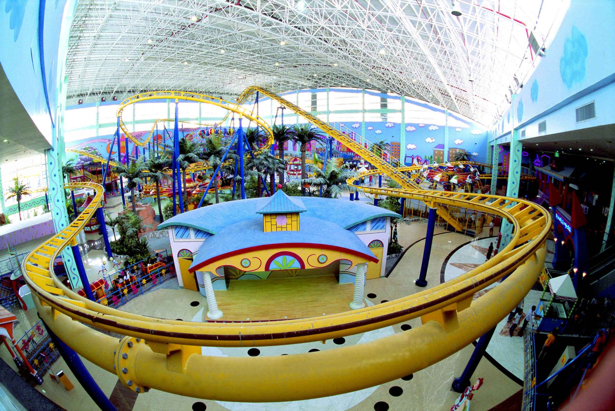 原创亚洲第一购物中心:投资90亿还成4a景区,现4a被撤还一度沦为鬼城