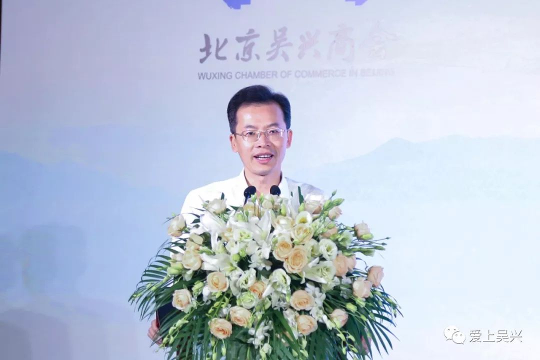 原海军副政委王森泰中将,中国农业出版社总编辑胡乐鸣,区委常委,统战