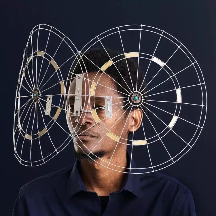 颠覆想象的当代首饰究竟有多酷垃圾做配饰医疗器材做珠宝