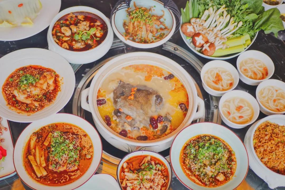 这锅传承自宫廷秘方的药膳煲,一熬就熬了20年