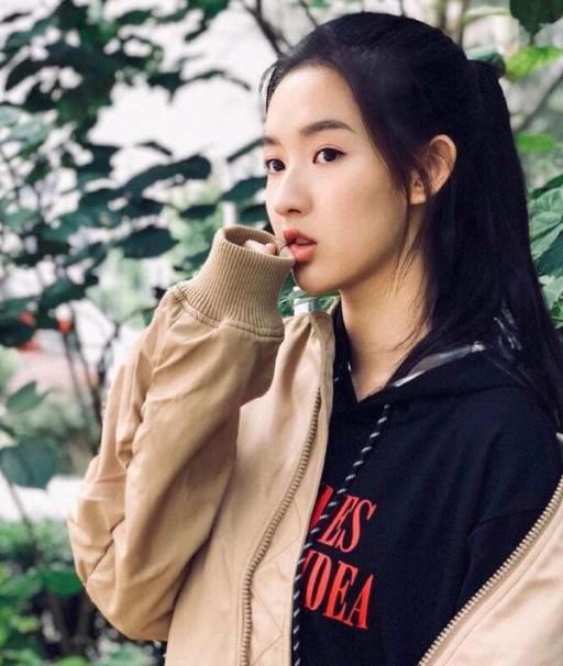 少年派那个邓小琪出身不简单舞蹈学院出身气质仙女下凡