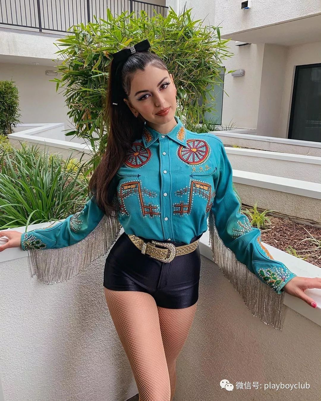 混血女歌手rebecca