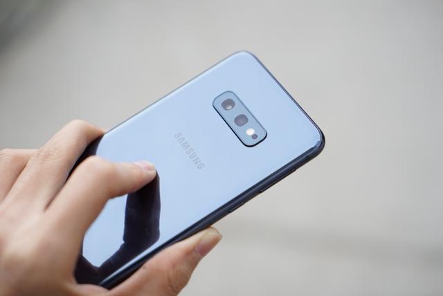 最容易被忽视的小屏旗舰三星galaxys10e体验评测