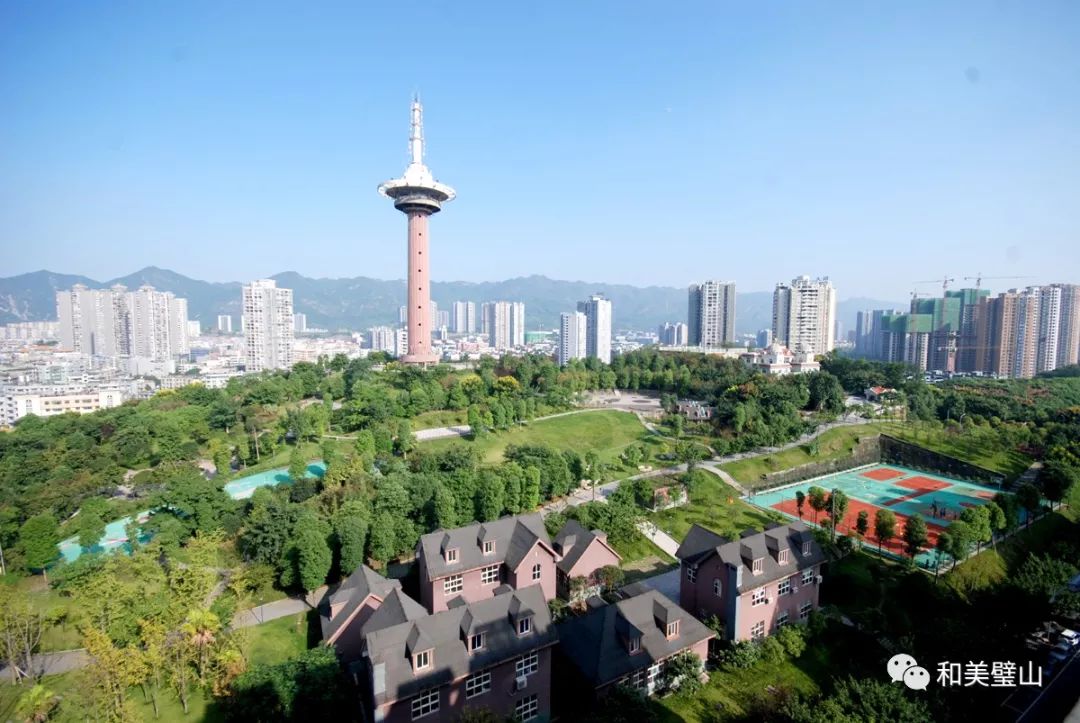 电视塔公园02步道两岸沿线绿树葱茏,沿河散步跑步,锻炼身体的同时还能
