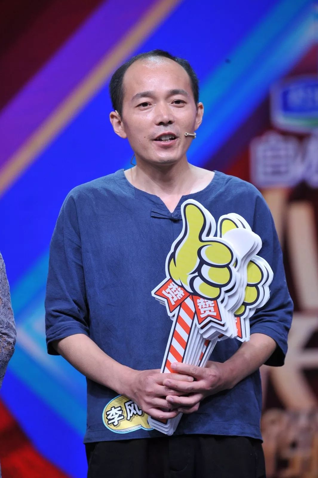 粮画小镇李凤海巧手绘画卷