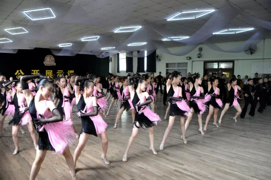 2019年武汉体育舞蹈艺术学校初中部专业公开展示课