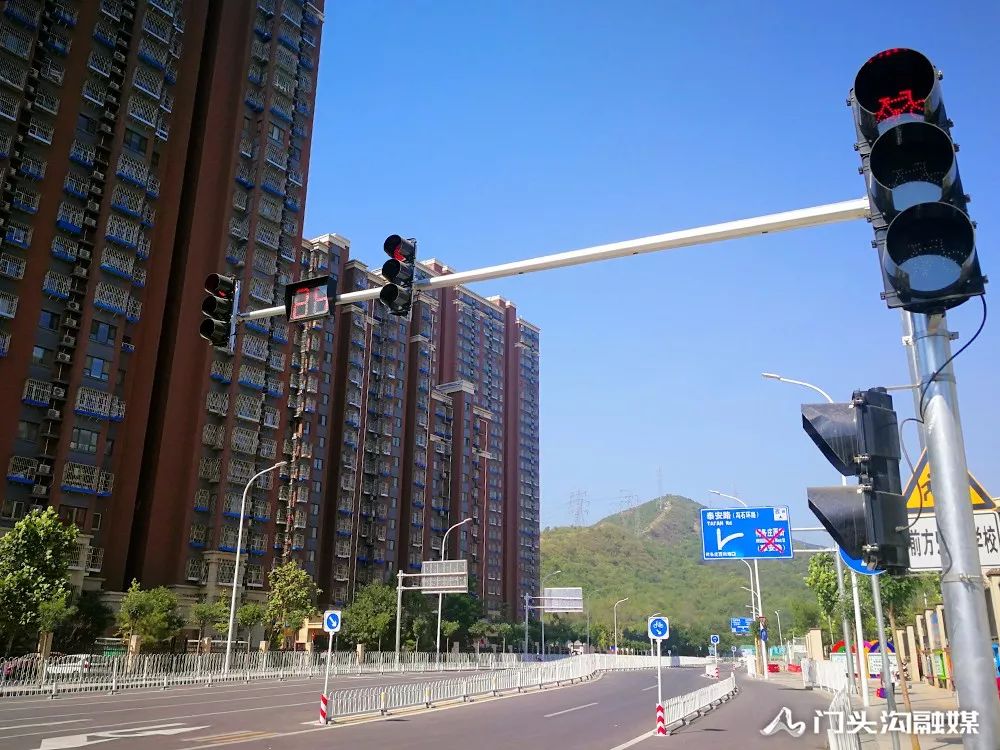 泰安路(西延)西起冯石环线,东至石担路.