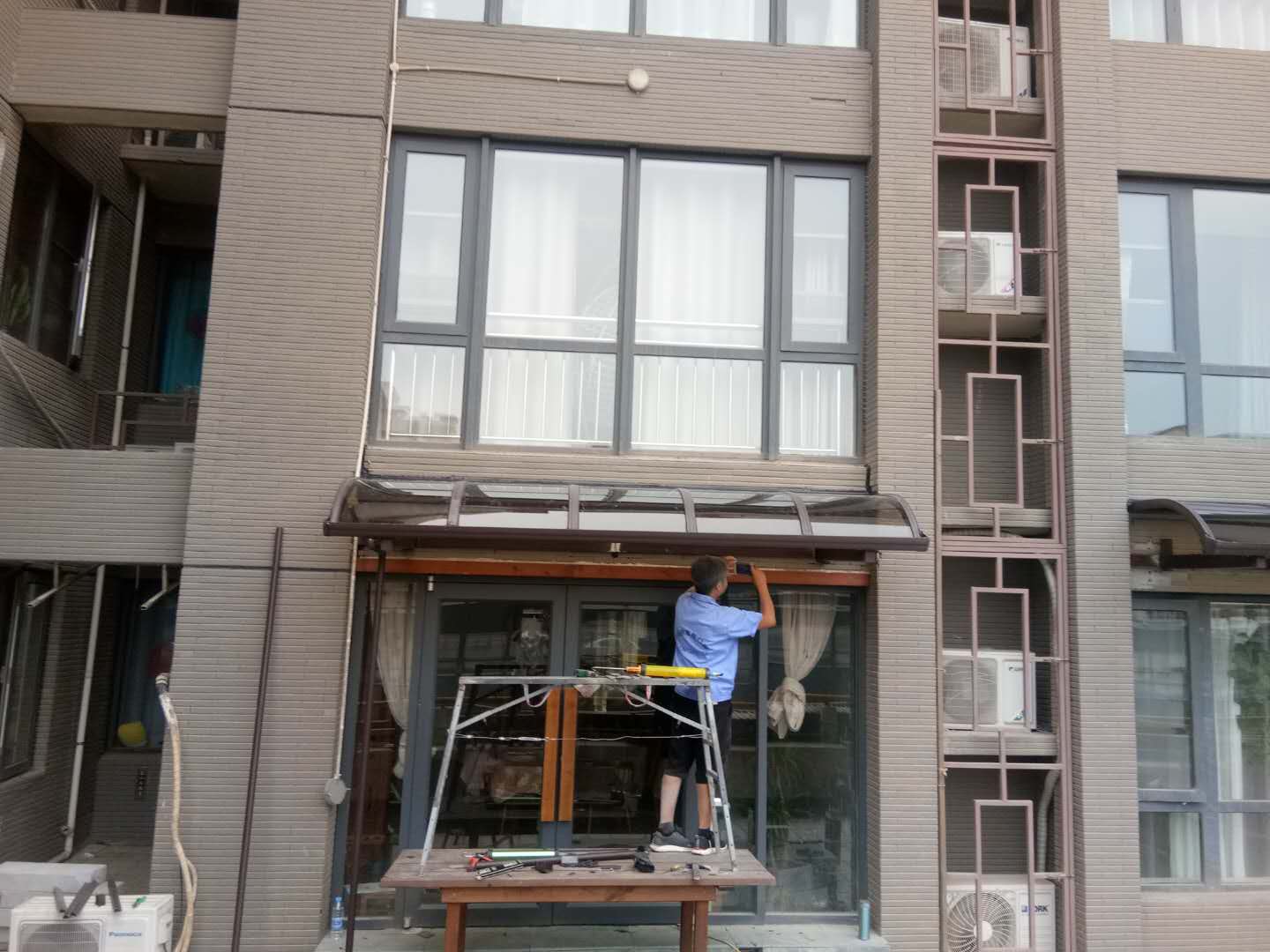 洛阳铝合金雨棚,阳光板遮阳棚正确安装流程与方法看这里 洛阳铝合金雨棚,阳光板遮阳棚正确安装流程与方法看这里