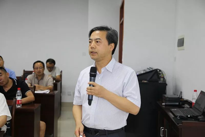 院副院长王继文,动医学院院长程安春分别代表农业科学学科群的作物学