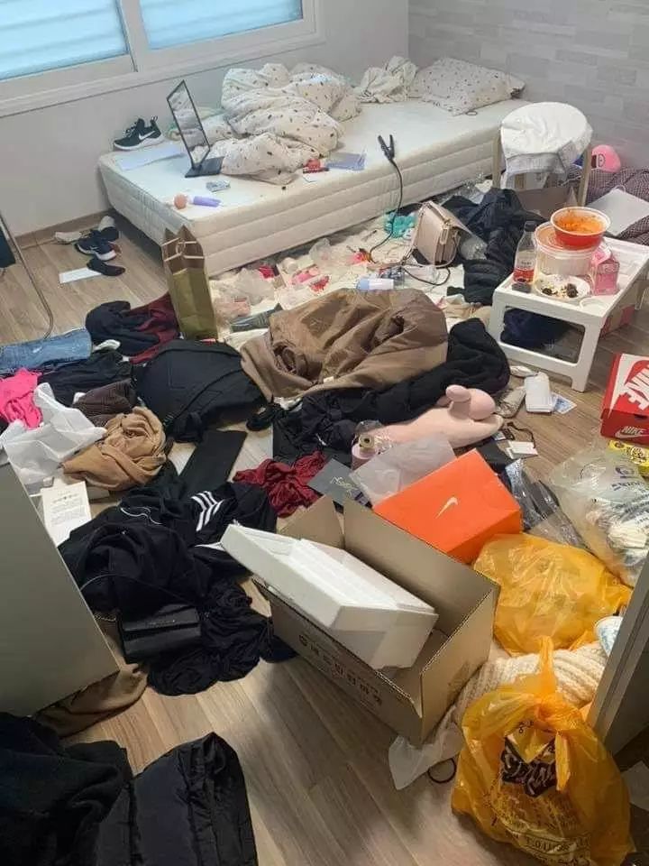 最脏乱房间大赛.这能住人?