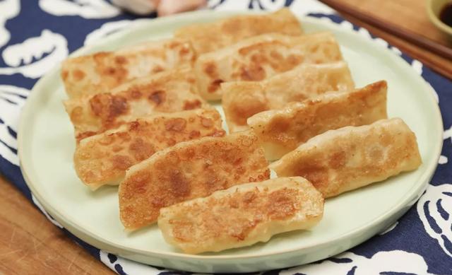 春来锅贴满口喷香太好吃了