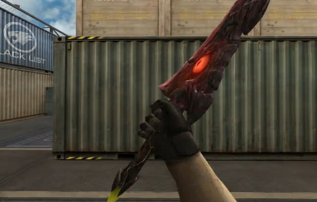 可以看到,当我们以第三人称角度来观察其他玩家手中的克洛诺斯光剑时