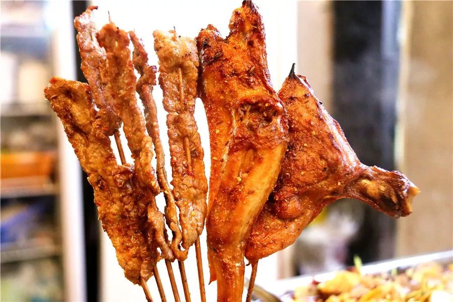 千里之外的正宗万州烤鱼惊现阳朔100条烤鱼超值秒杀价让你吃过瘾