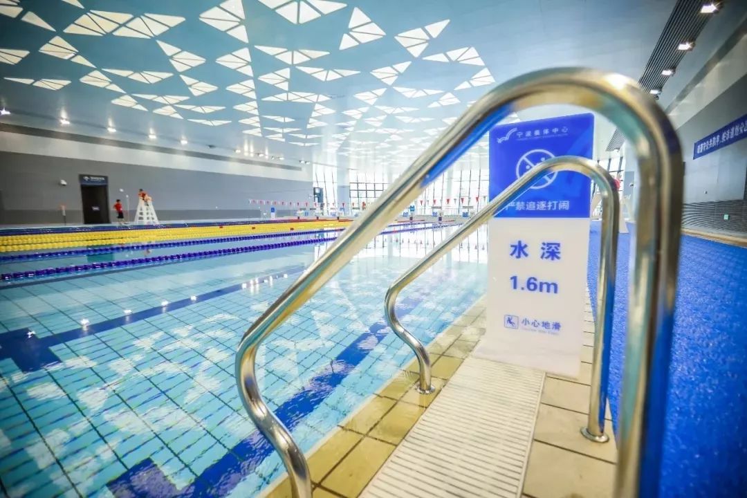 南京奥体游泳馆图片