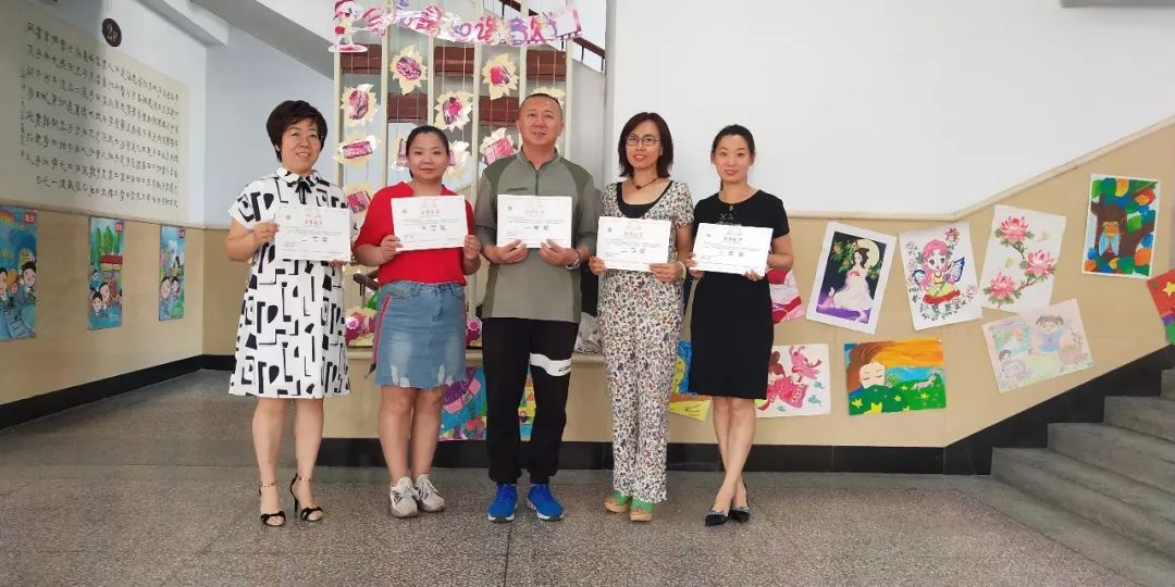 正阳南小学三棵树小学教育集团师生在全国机器人创意大