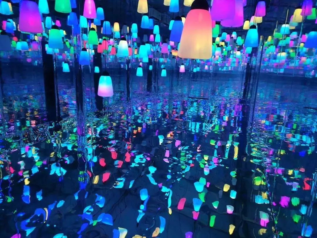 逐星萤火虫展99元抢佛山首个网红星空萤火虫主题馆重磅来袭看光影梦幻