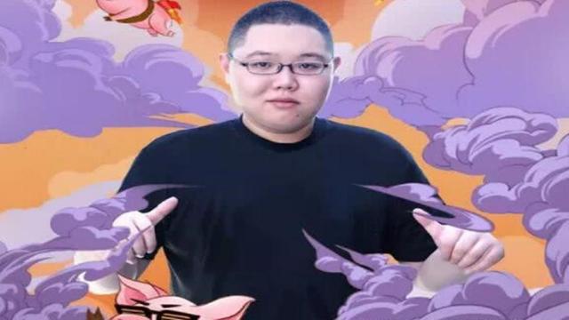 却出现了转折,从图片上我们可以看到,pdd在和自己的经纪人宁狮狮打赌