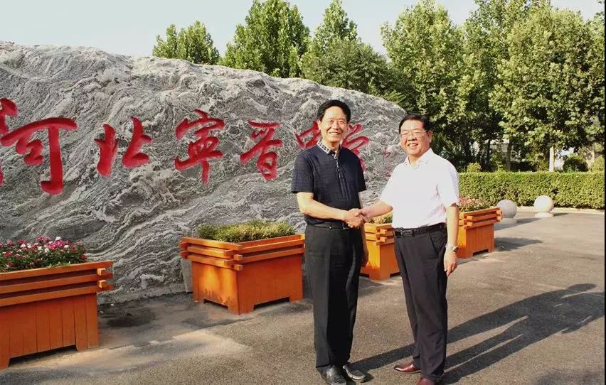 梦想园,校展室,典藏室,书法室,"三课"展厅等场所,与宁晋中学书记,校长