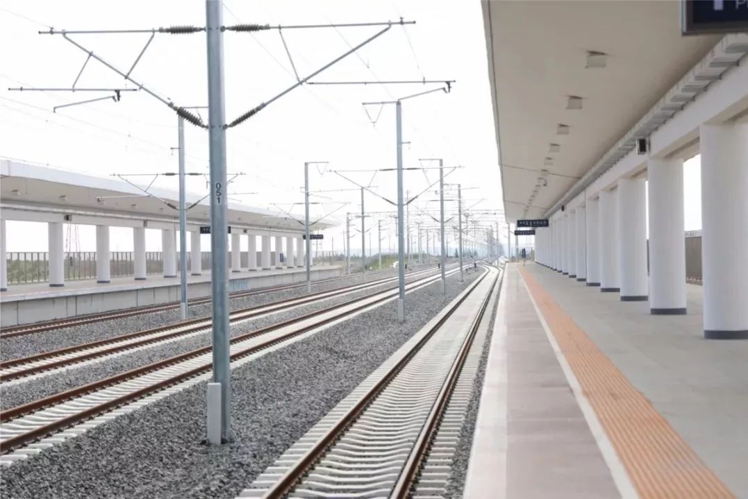 【铁路时政】新建高铁站全揭秘 张呼高铁全线开通进入倒计时!_兴和