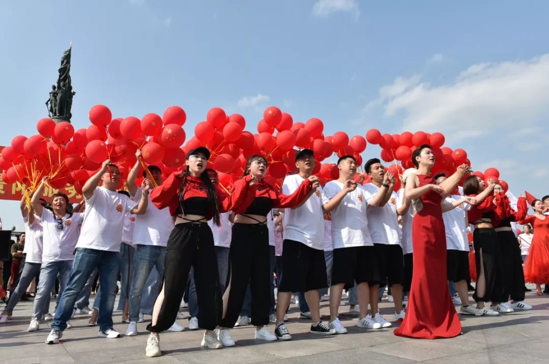 景阳服务20年激情快闪唱响我和我的祖国