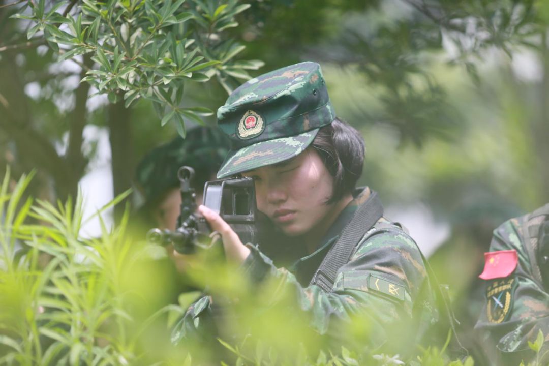 直擊武警某部特戰女兵魔鬼周如何練就真漢子