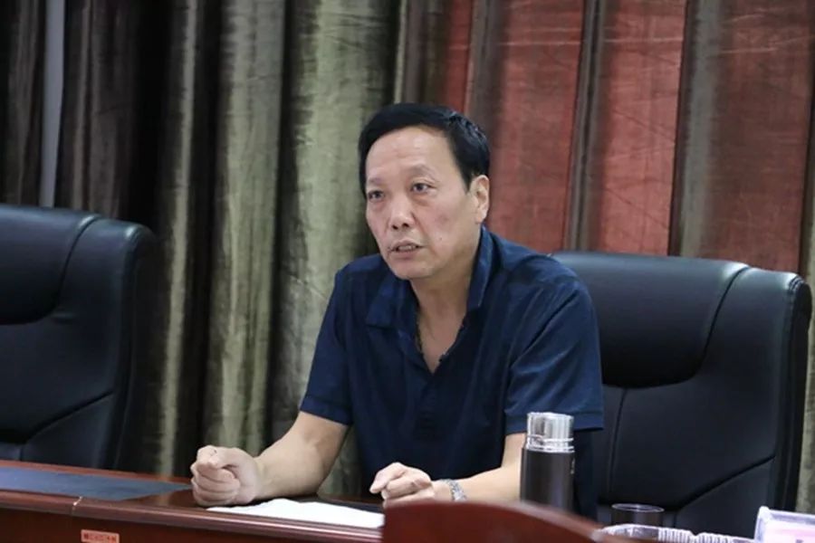 优秀员工颁奖最后,行政总监周秋波宣读了2019年上半年汉和集团评选出